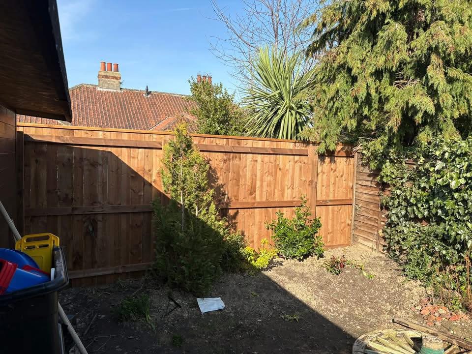 Open Boarded Fencing installation example 1